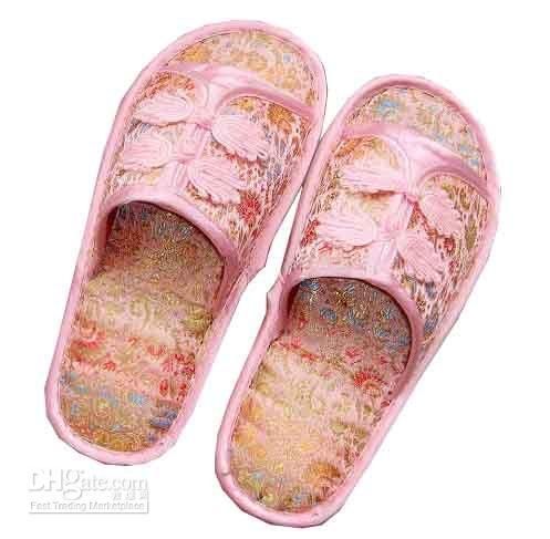 cheap hotel style slippers