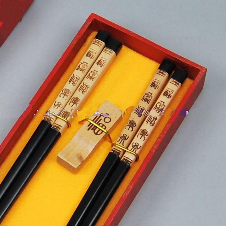 Wysokiej jakości chopsticks prezenty drewniane grawerowane Phoenix z pudełko 2 zestawy / opakowanie (1 zestaw = 2Pair)