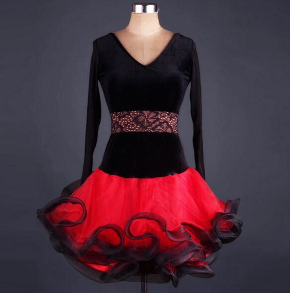 dressing for graduation ceremony