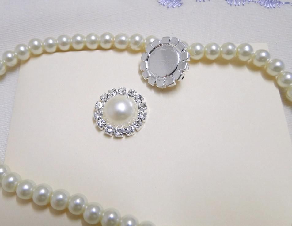 50 adet SıCAK SATMAK Pembe Inci Flatback Düğün Favor Kutusu Dekor Karalama Defteri A-Grade Rhinestone Küme DIY