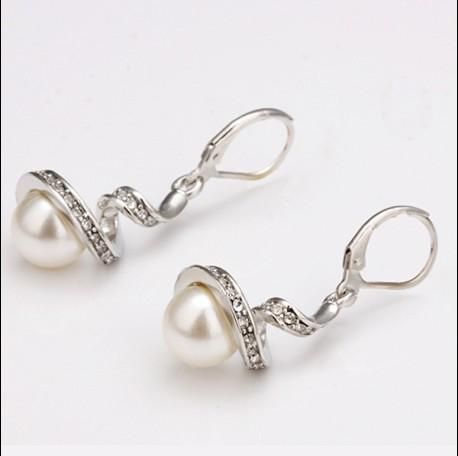 Belles boucles d'oreilles perle boucles d'oreilles mode bijoux E012