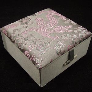 Padrão chineses Pulseira Caixas de presente da jóia 10pcs Cor Mix 4 * 4 polegadas Silk Fabric Praça Forrado Box