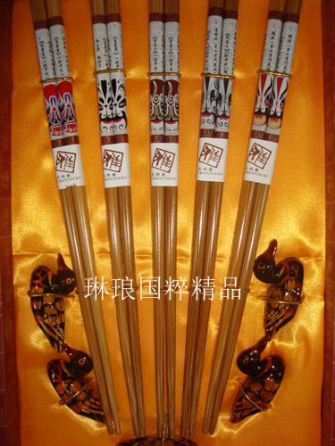 Hardcover Chinese Style 5 Chopsticks Zestawy Prezenty Drewniane Drukowane Pekin Opera Darmowa Wysyłka