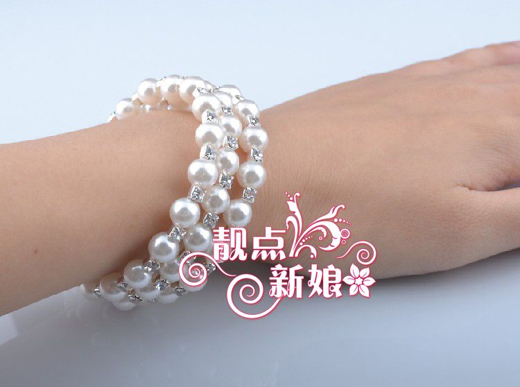 Mode-sieraden armbanden drie rijen van omringbare verstelbare diamant kristal parel armband voor bruiloft bruids armbanden 