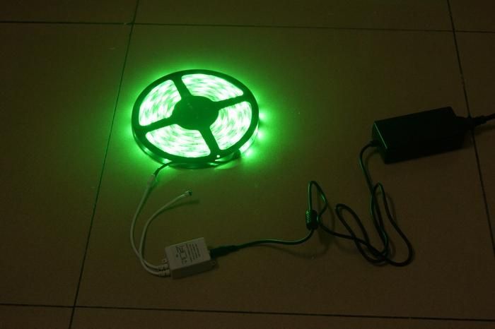10m 5050 SMD RGB LED Streifen Licht 150leds Wasserdichtes LED Licht + IR Fernbedienung + Netzteil 12V / 5A Party Garden