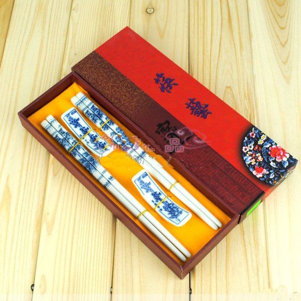 Glückliche keramische Handwerks-Essstäbchen-chinesische Druckgeschenk-Essstäbchen mit dem Verpacken-Kasten / frei