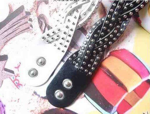 Weihnachtsgeschenke Weinlese-Niet-Leder-umsponnene Armbänder justierbare Art- und Weisefrauen COOL Multicolor 