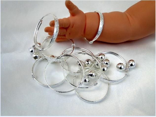 Büyüleyici! Toptan 10 adet / grup Gümüş Bebek Çocuk Çan Bilezik Top Hediye Bebek Takı Ücretsiz Kargo N84