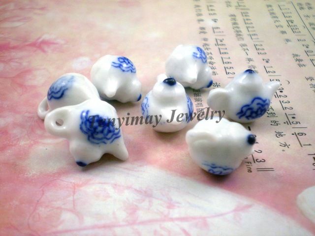 Antique Chiński Czajnik Ceramiczny Charms, Blue-White Porcelain Style Ceramic Wisiorki