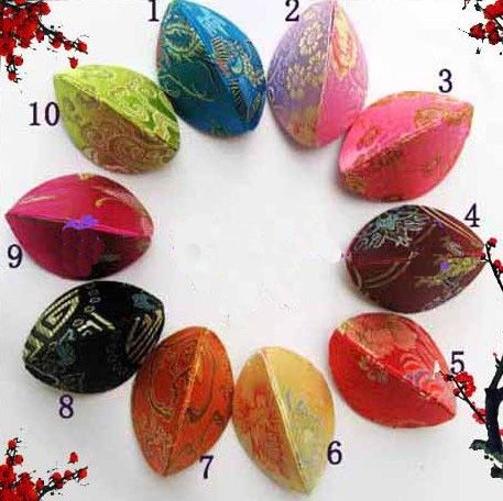 Sieraden Ring Opbergdozen 220pcs / Pack Mix Color Pattern 2.9 * 2 inch Silk stof Kleine oorbel dozen