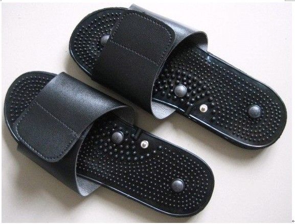 Magische Therapie-Slipper/Schuhe mit Tens-Akupunktur-Therapiegerät + Elektrodenpads, Fußmassage