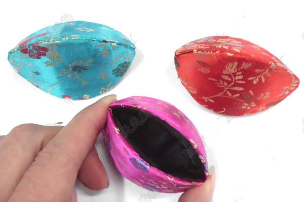 Cute Cheap Mini Shell Shaped Jewelry Case Unique Rustic Ring Gift Box Chinese Silk brocade Cardboard Packaging Boxes Coin Storage Case 