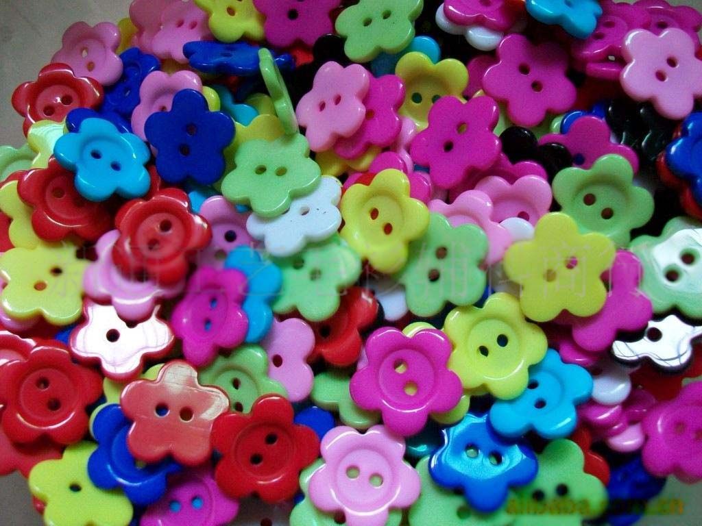 17MM Flower Shaped 2 Holes Resin Plastic Buttons Sewing Buttons ...