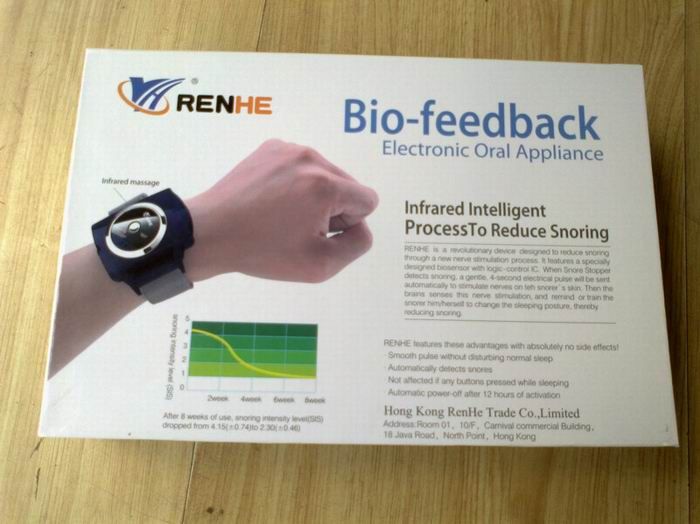 Réponse naturelle au biofeedback pour réduire le ronflement Une fonction intelligente, une montre contre les ronflements, un stoppeur contre les ronflements.