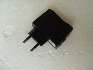 Atacado Preto 220 V UE plug carregador USB para Viagens com DC5V = 500mA, 100 pçs / lote