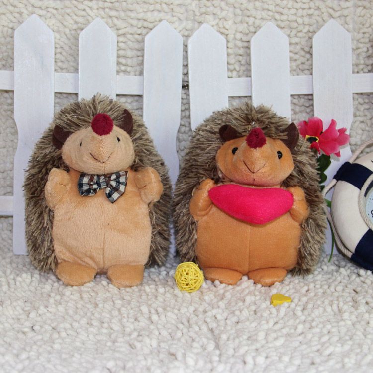 Envío gratis de animales de peluche de 18 CM La nueva pareja Hedgehog Toys regalos de Navidad para juguetes de Halloween