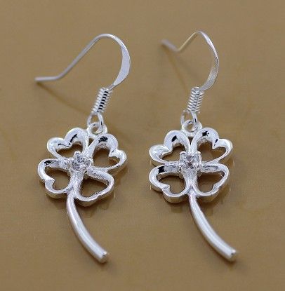 Moda produttore di gioielli 40 pezzi molto orecchini di trifoglio trafitto di cristallo prezzo di fabbrica di gioielli in argento sterling 925 orecchini di lucentezza di moda