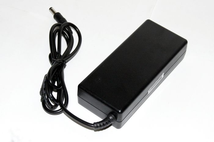 72W 12V 6A AC100-240V Power Supply Adapter  for Laptops Notebooks EU/US/AU/BS Plug Optional