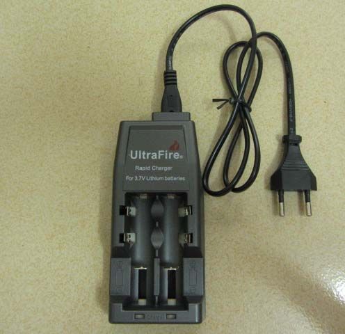 Universal Rapid Charger For All 18650/14500/16340 3.7V Lithium Rechargeable Battery