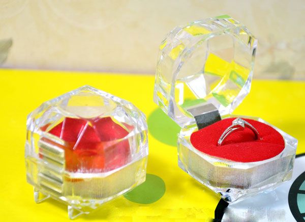 100st Organiska glasringar Box Transparent Crystal Rings Earrings Jewelry Box Dust Plug Packaging Box