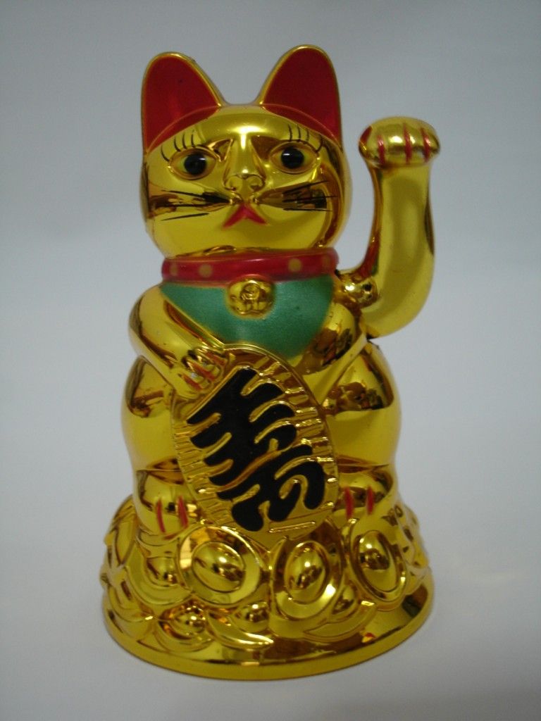 Maneki Neko Gatto fortunato Feng Shui cinese che agita Ricchezza Fortuna Gatto che agita la mano Gatto d'oro