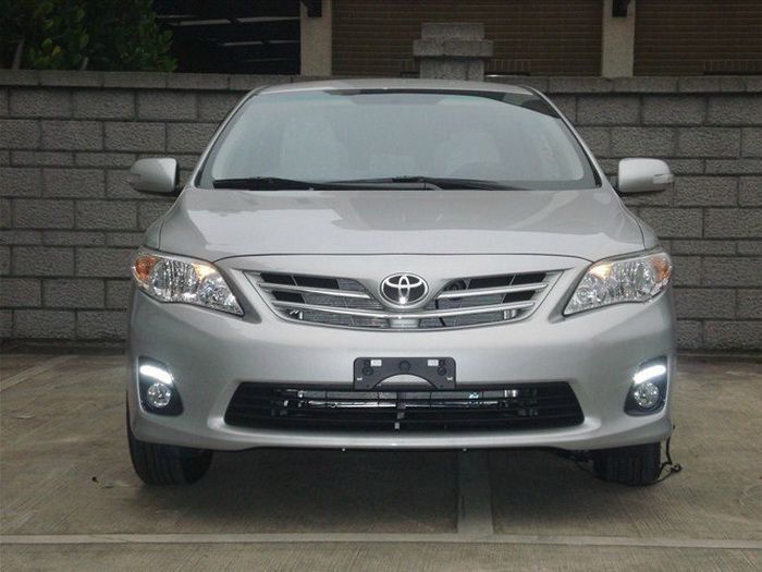 Toyota Corolla 2010 ~ 2012, 1pair, ücretsiz kargo için sis lambası kapağı ile Süper Parlak LED gündüz farları DRL