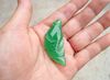 자연 녹색 말레이 비취 수제 조각, 빈티지 잉어 (해마다). 부적의 목걸이 펜던트.