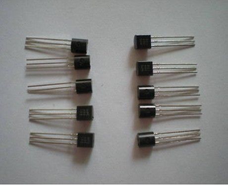 Pacote do transistor S8050 D331 NPN TO92 es por o lote