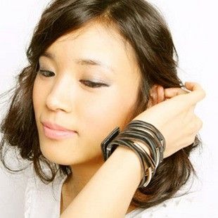 Heiße neue Mode Frauenschmuck Mode Persönlichkeit Mehrschichtiger Lederarmband Frauen Armbänder kostenlos Versand mit Tracking Nummer 355