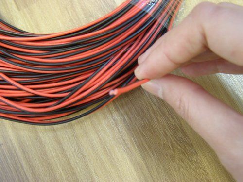 Kabel 2pin-kabel för enkelfärg 5050 3528 5630 3014 2835 LED-remsa, 600m / 600m lång, röd och svart tråd