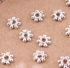 2000 sztuk / partia Posrebrzane Daisy Spacer Koraliki Przekładki 4mm Biżuteria Ustalenia Komponenty Biżuteria DIY Hot Sprzedaj