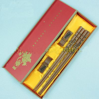 Graverade unika ätpinnar Gåvor Boxar Set High End Chinese Wood 2 Sets / Pack (1Set = 2Pair) Gratis