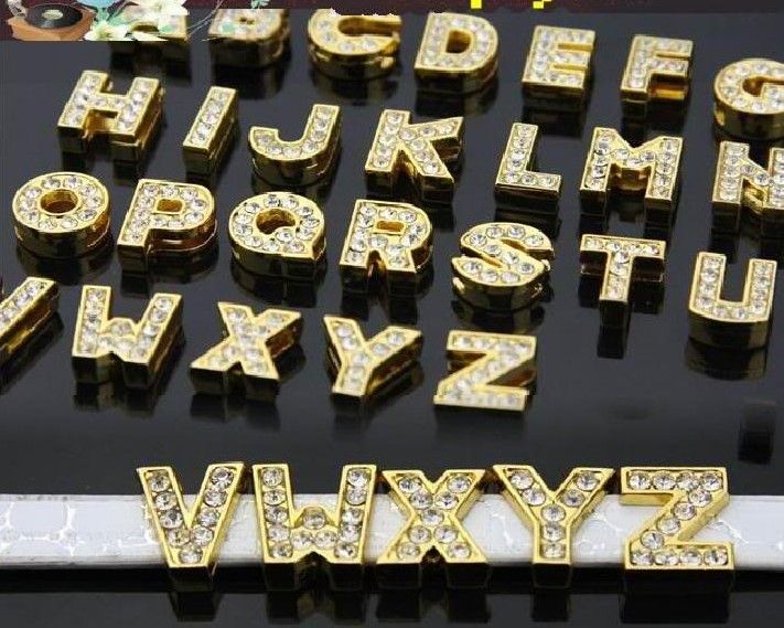 130 stks / partij 8mm A-Z Goud Kleur Volledige Rhinestones Slide Letters DIY Legering Charms Fit voor 8mm Lederen Polsband Sleutelhangers