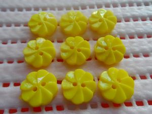 200x mm yellow Whirlpool flower plastic Button baby DIY doll appliques sewing scrapbook Cardmaking
