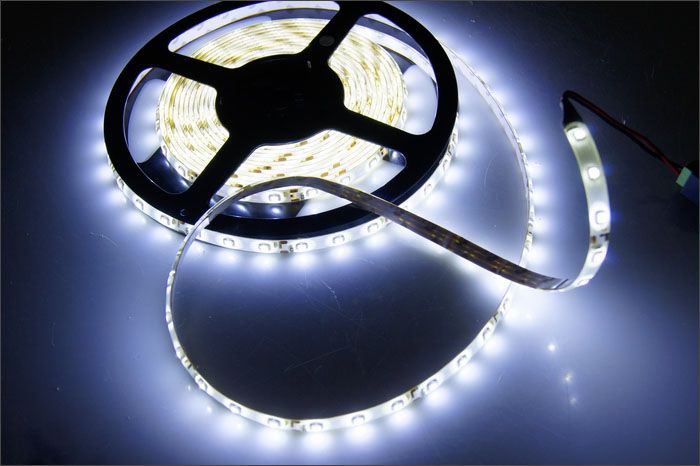 12V IP65 방수 5M 300LED 3528 SMD 유연한 LED 스트립 라이트 램프 화이트 60LED / M + 전원 공급 장치