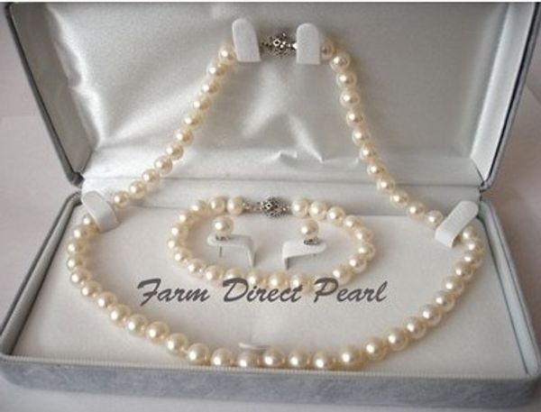 

Pulseira, brincos e colar goodwomenworld