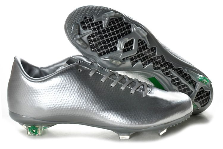 cristiano ronaldo cleats gold