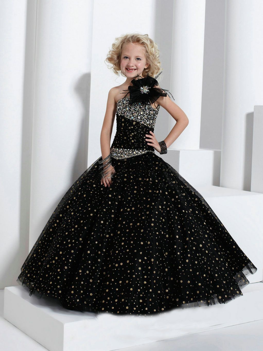 Vacker Ball GownBlack Beading One Shoulder Girl's Pageant Gowns Flg033