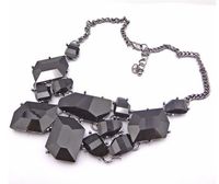 Wholesale New Chunky Gun Black Chain Candy Resin Geometry Drop Pendants Golden Bib Necklace Jewelry for Fashion Women