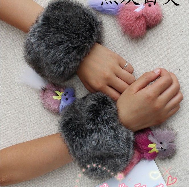 2021 Elegant Women Fluffy Faux Fur Cuff Wrist Hand Warmers Furry Coat Wristband From Abar, $11 ...