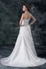 2015 A Line White Sweetheart Abiti da sposa Satin Court Train Pieghettato Appliques Abiti da sposa MZ0174229973