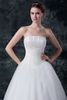 2016 Vit Strapless Bröllopsklänningar Beaded Pearls Boned Bodice Ball Gowns Lace Up Sweep Train MZ019