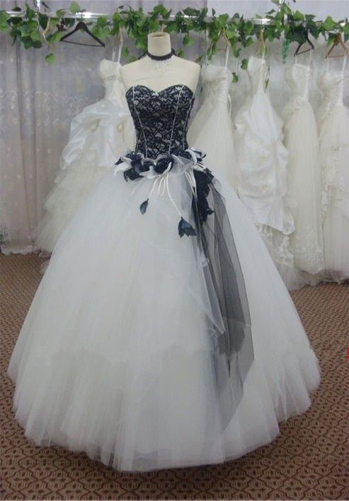 Op maat gemaakte witte en zwarte kant bloem decoratie tule baljurk lange jurk voor prom formele kleding