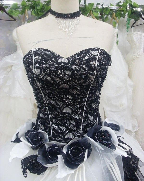 Decoration de fleur de dentelle blanche et noire sur mesure Robe longue robe à balle en tulle robe formelle de bal 9408332