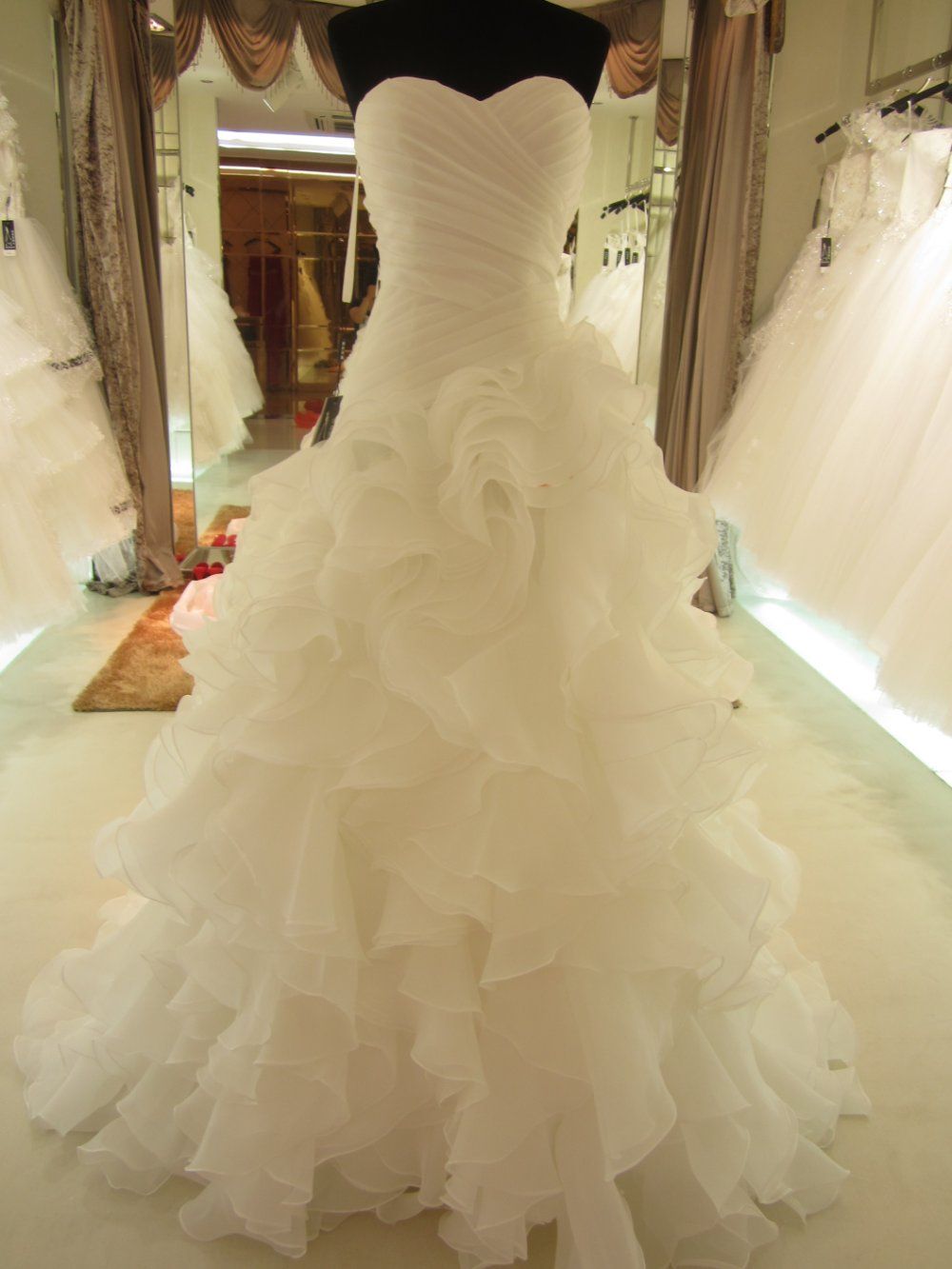 Real Picture Custom Made Strapless Sweetheart Ruched Puffy Wedding Dress Chapel Trian Free Shipping