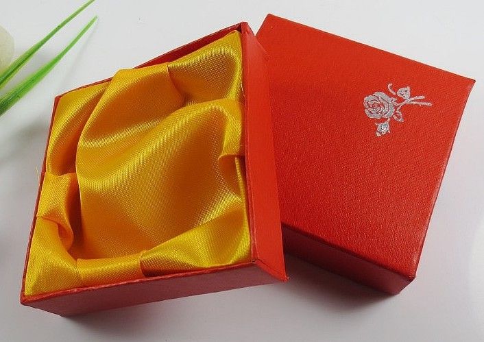 20pcs 9X9CM caixa de jóia vermelha Caixa de bracelete caixa quadrada caixa de presente