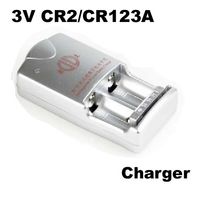CR2 / CR123A 3.0V充電式バッテリー用の無料屋台充電器（USプラグ）