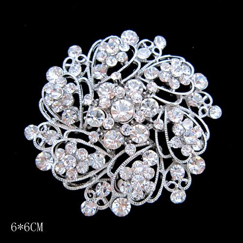 Silver Tone Alloy Rhinestone Crystal Vintage Look Flower Wedding Cake Broche