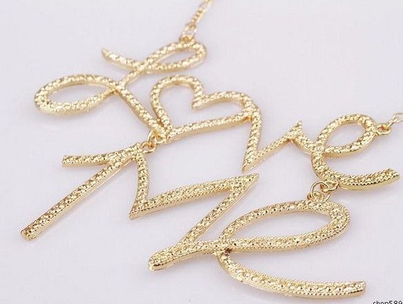 Nieuwe mode gehamerd verzilverd gouden metalen hangletter liefde me hanger ketting