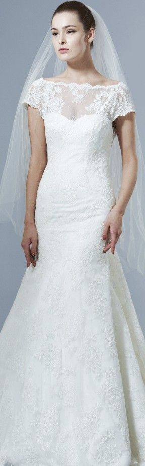 bridal tail cut gown